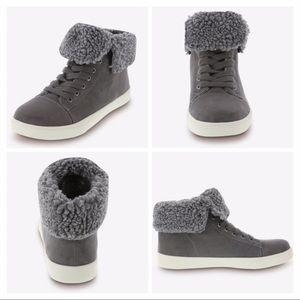 *NWT* Brash Elliot Fur-Lined Sneaker